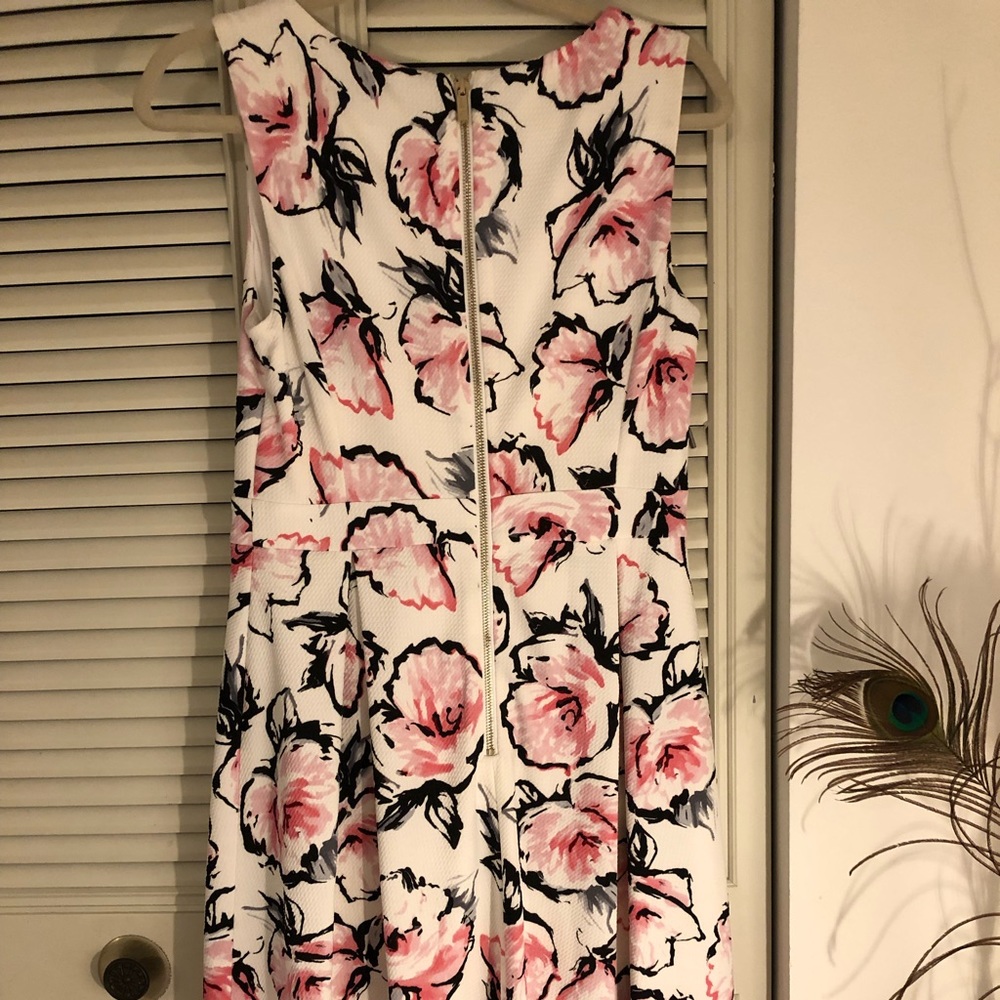 Karl Lagerfield A-line dress. Gorgeous lines and feminine print. EUC